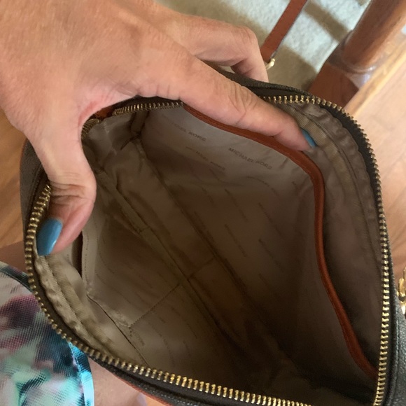 Purses - Picture 3 of 3